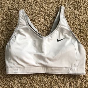 Nike sports bra dry fit